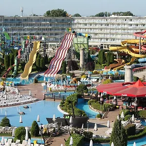 מלון Aqua Nevis & Aqua Park סאני ביץ'