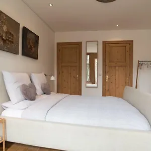 Oda ve Kahvaltı A, Amsterdam